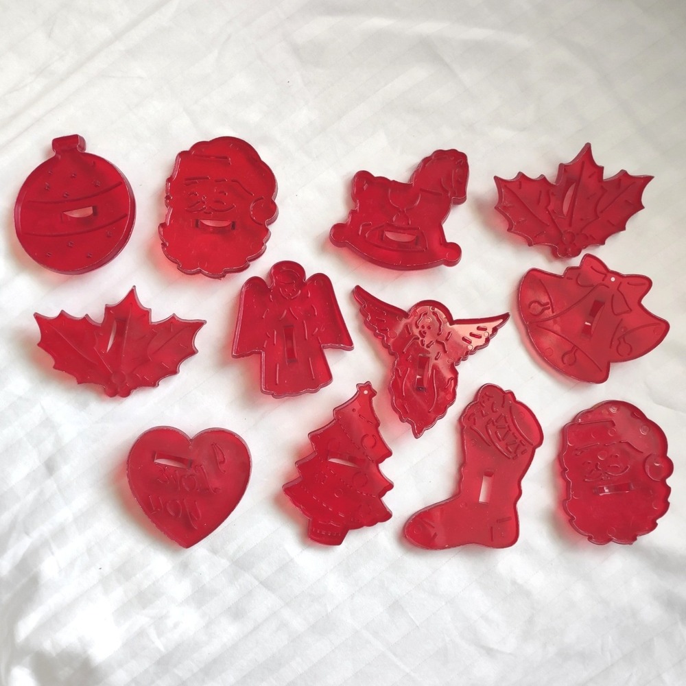 HRM Red Christmas Cookie Cutters Set‎ of 12 Lot#2